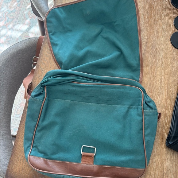 Ralph Lauren VINTAGE Messenger Bag with Brown Accents - Picture 2 of 5